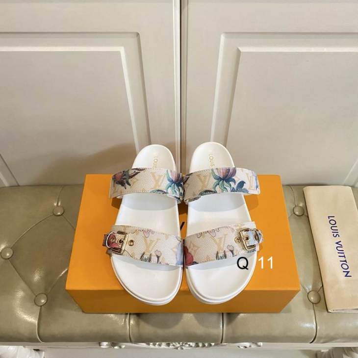 Picture of Louis Vuitton Slippers _SKULVsz35-40Y0305421